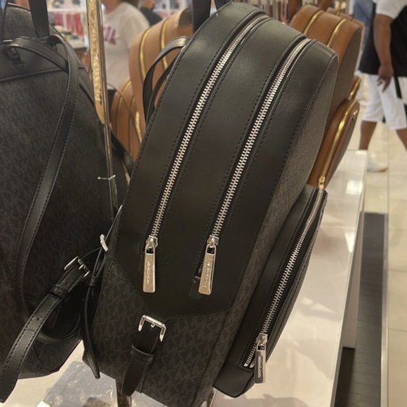 Michael Kors Jaycee Large Zip Pocket Backpack Black - Picture 6 of 16